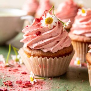 Cupcake – Bánh cupcake mini xinh xắn, mềm ngọt và dễ thương